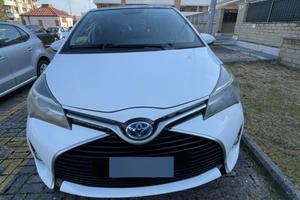 Toyota yaris ibrida mod. Style