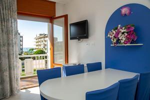 Vista mare con parcheggio