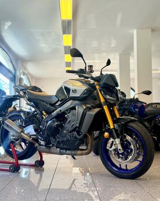 YAMAHA MT-09 SP AKRAPOVIC FINANZIABILE