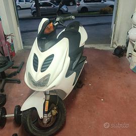 Yamaha aerox 50