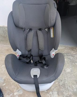 seggiolino auto reclinabile e girevole
