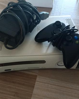 Xbox 360 + Alimentatore + Joypad