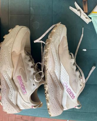 Brooks caldera 8 grigio rosa