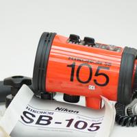 Flash Nikonos SB-105