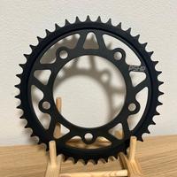 Corona per Moto Nera