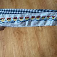 Cestino portapane ricamato a puntocroce