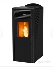 Stufa a pellet ventilata Fusion 10 kW Nuova