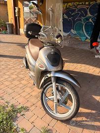 Kymco People 125 Anniversary