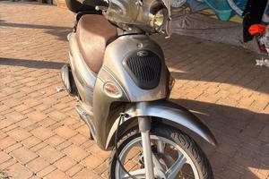 Kymco People 125 Anniversary