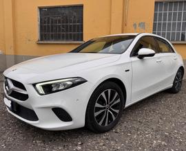 MERCEDES-BENZ A 250 SPORT AUYOMATICA EQ-Power 4p