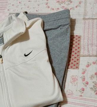 Nike tuta donna/ tg M/ pantalone grigio/ giacca bi