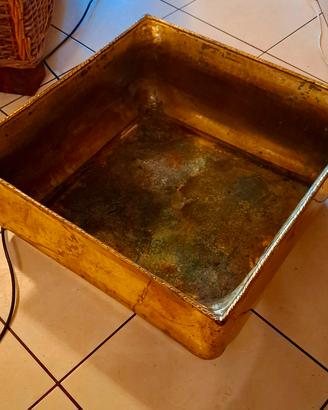 sottovaso in ottone  57x57x24