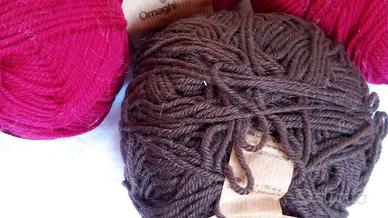 lana in gomitoli per uncinetto /ferri