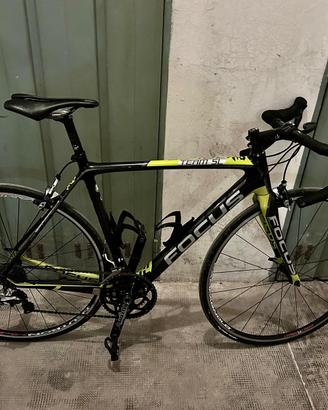 Bici da corsa Focus full carbon taglia M