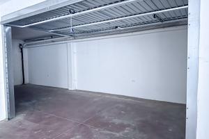 Ampio garage 30 m² - Vicinissimo alla 554