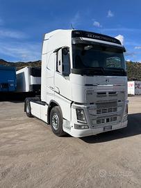 Trattore stradale volvo