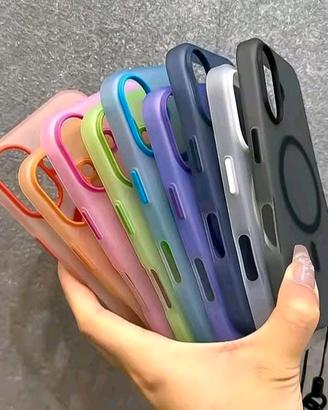 cover iphone 16 in silicone morbido opaco 