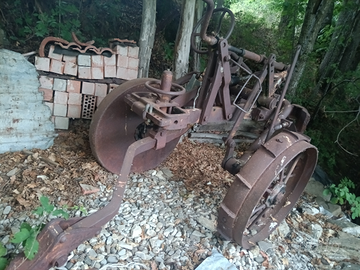 Aratro carrellato Dondi