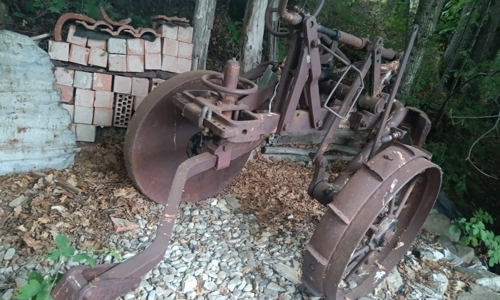 Aratro carrellato Dondi