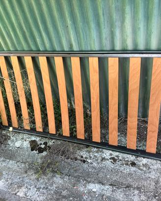 N 3 letti singoli in metallo con doghe in legno