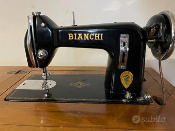Macchina da cucire Bianchi  a pedale richiudibile
