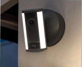 Ring videocamera Pro con faretti cablata esterni