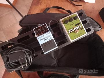 Pedaliera Rockboard con 2 effetti per basso