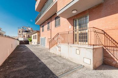 4 LOCALI A ROMA