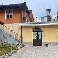 Casa singola con giardino e box doppio