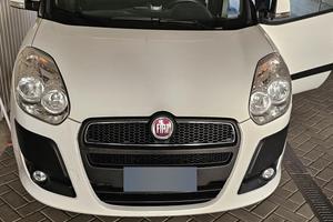 Fiat Doblò con sollevatore disabili