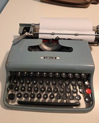 Macchina da scrivere Olivetti Lettera 22 custodia