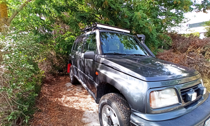 Suzuki Vitara / side