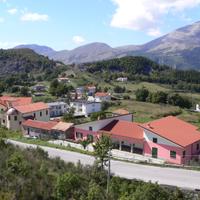 Villa bifamiliare con terreno