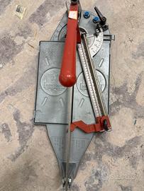 Taglia piastrelle Montolit 44x44