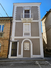Casa indipendente centro paese su tre piani