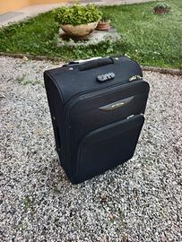 Valigia trolley morbido nero (64x40x25 cm)