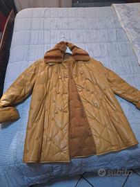 Cappotto in pelle con collo pelliccia