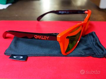 Occhiali da sole Oakley Frogskins 9013-34 Polarizz