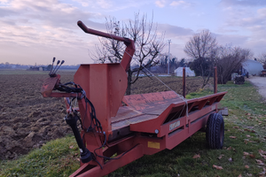 Rimorchio caricaballe