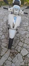 Piaggio medley 150