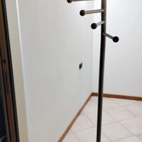 Attaccapanni con mensole Ikea 