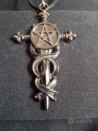 Collana Con Ciondolo a Forma di Pugnale Con Pentac