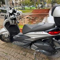 Beverly 300 2022