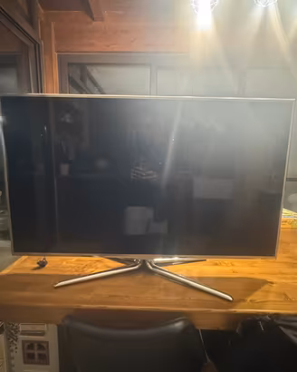 Tv samsung serie 8 40” 3d