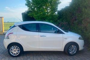Lancia Ypsilon 1.2 69cv