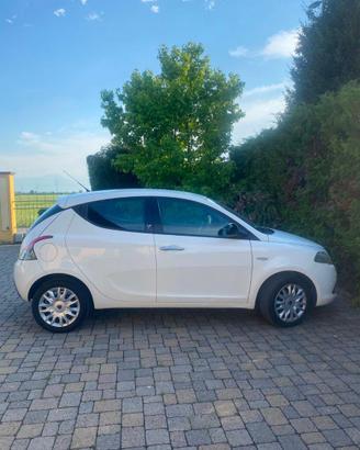 Lancia Ypsilon 1.2 69cv