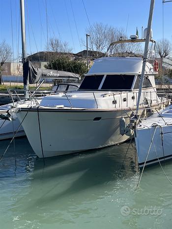 Cantieri cantieri estensi 440 goldstar fly 2004 - Sea Level Traders