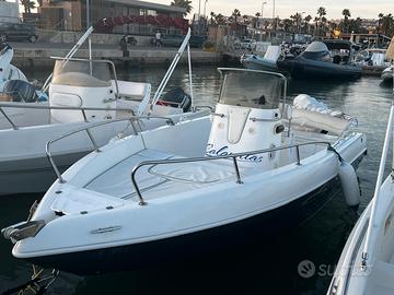 Barca Aquabat SAMOA, Mercury 40cv