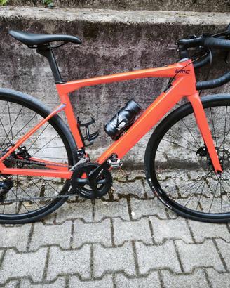 Bici da corsa Gravel con pedalata assistita