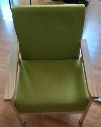 Poltrona in legno e tessuto verde